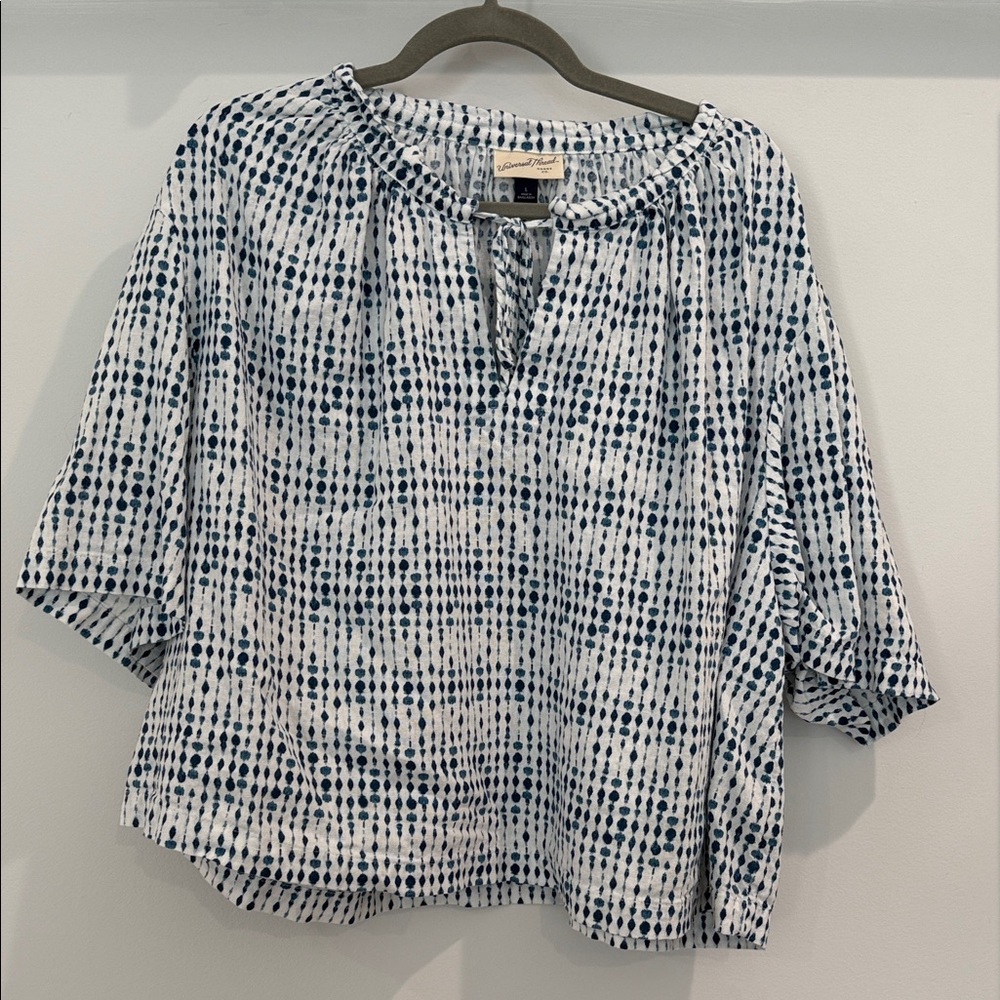 Universal Threads Dolman Sleeve Top